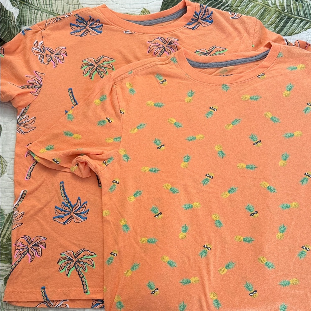 Old Navy Tropical  Print T-Shirts